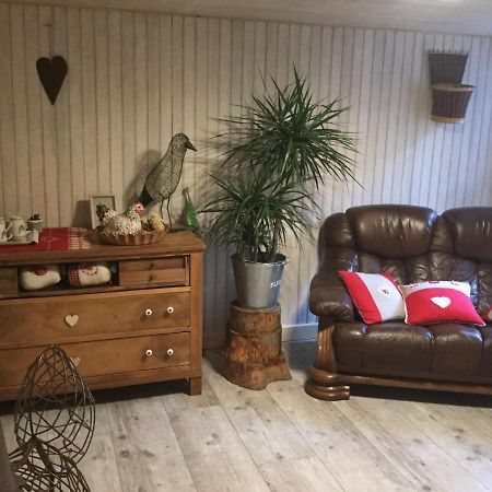 La Ferme De La-Haut B&B Le Haut-du-Them 외부 사진