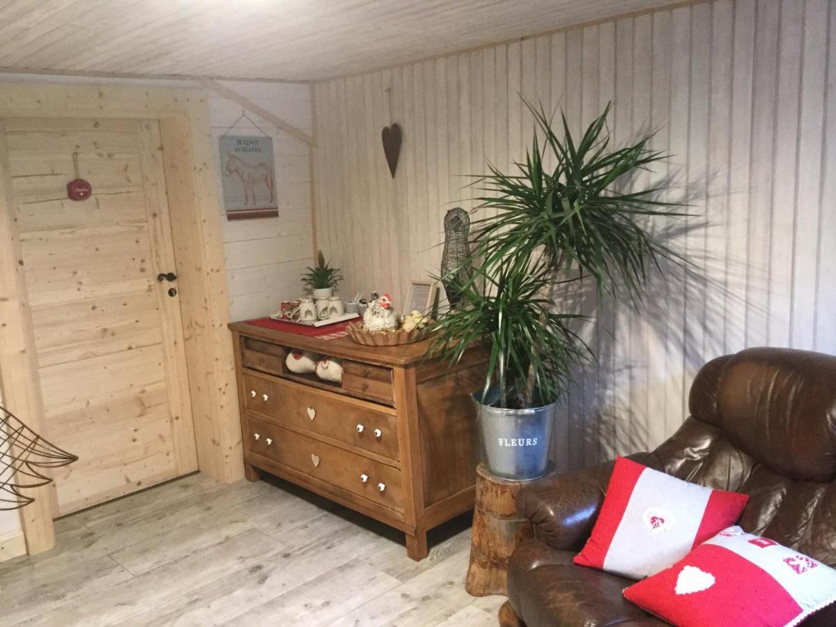 La Ferme De La-Haut B&B Le Haut-du-Them 외부 사진